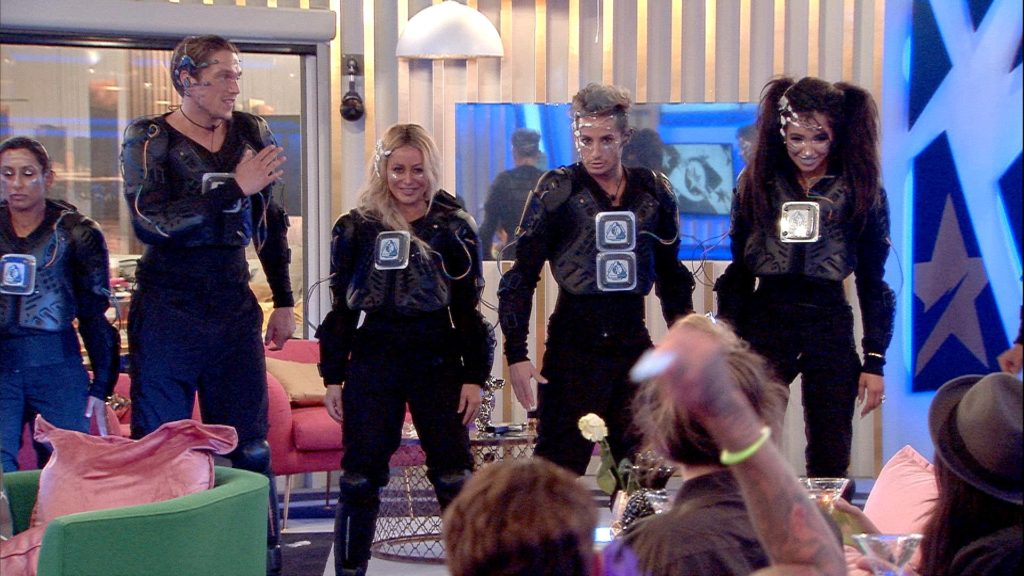  TONIGHT: Housemates take part in the first shopping task